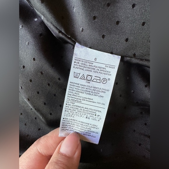 Banana Republic black long & lean blazer - Picture 7 of 8